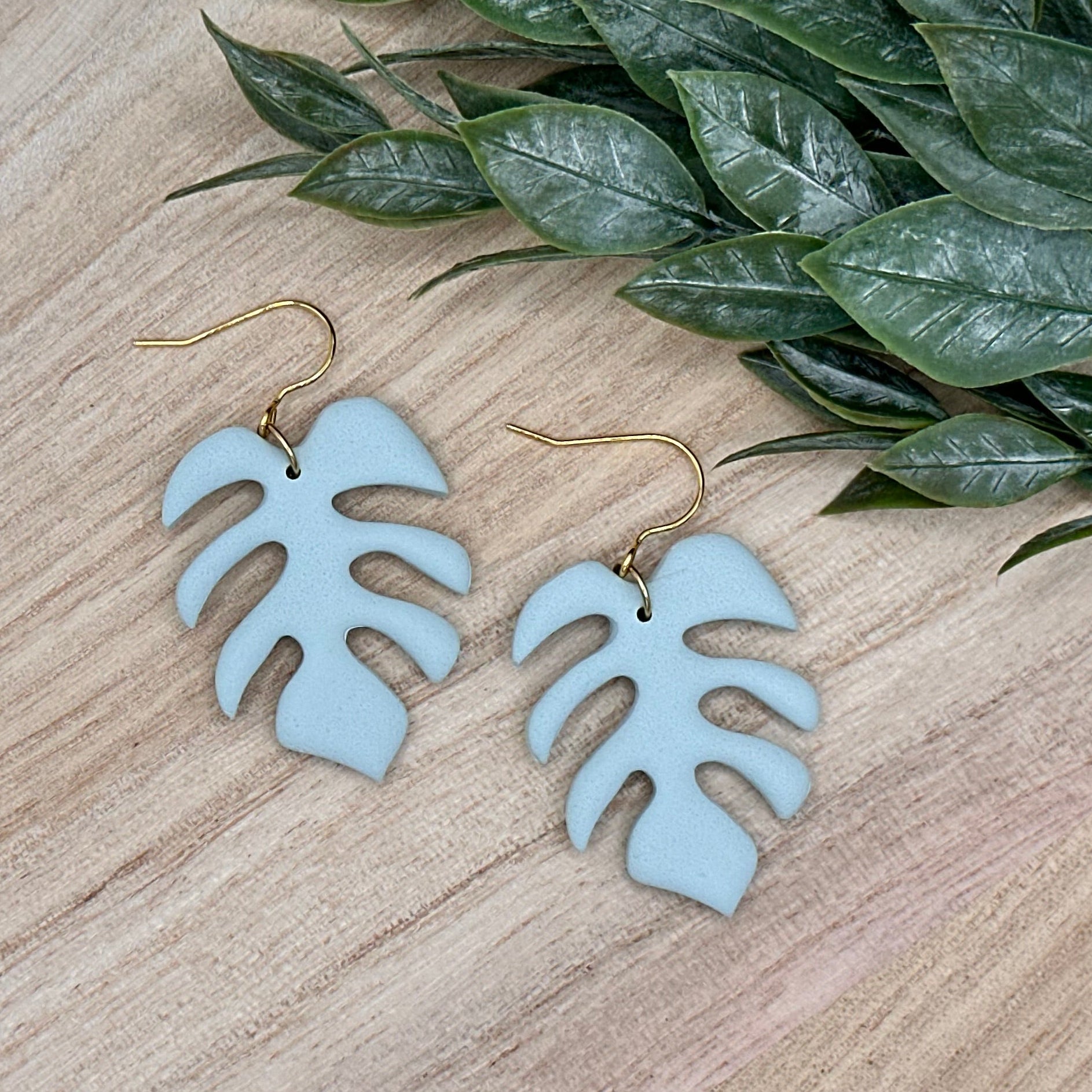 Monstera Leaves Dangles